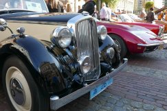 Pokaz piękności i konkurs elegancji na placu Ratuszowym - ZDJĘCIA