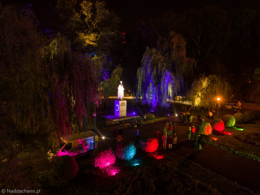 Niezwykła iluminacja w Parku Włókniarzy. Kolory robią wrażenie! - ZDJĘCIA
