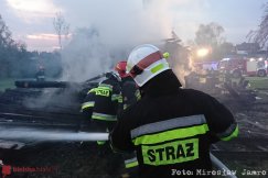 Pożar kilkudziesięcioletniego budynku w Kalnej. "Samo się nie zapaliło" - film