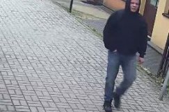 Napad na zakłady bukmacherskie. Policja publikuje zdjęcia sprawcy!