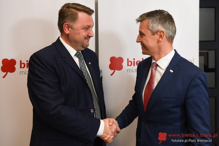 Obaj kandydaci dobrzy, ale nie dla wszystkich. Kogo wybrać?