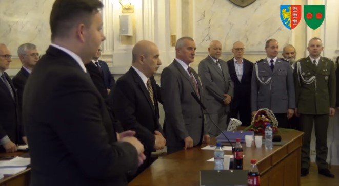 Szabla oficerska dla prezydenta. Jacek Krywult przeprasza i dziękuje - foto