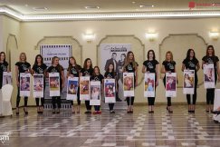 Śliczne panie z przyjaciółmi. Wygrał lipiec z koniem, kozą i kotkiem