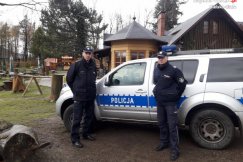 Akcja policji w w lesie w rejonie Klimczoka i Stefanki. Pouczono właścicieli psów