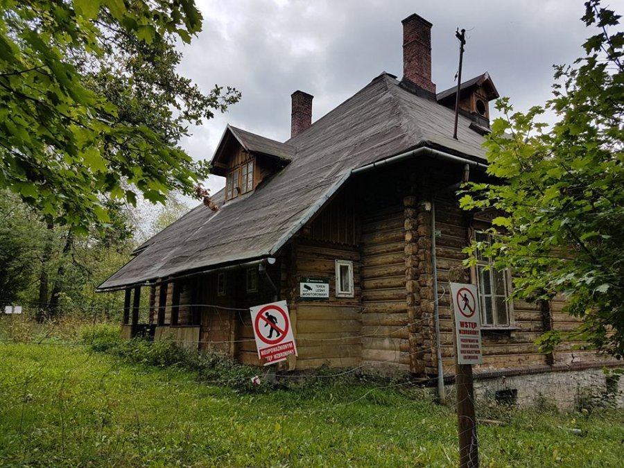 Leśniczówka wreszcie w pełni chroniona. Kto wyremontuje perełkę?