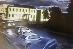 Wiatr pchał auto bez kierowcy. Wreszcie stanęło na przejściu dla pieszych - foto