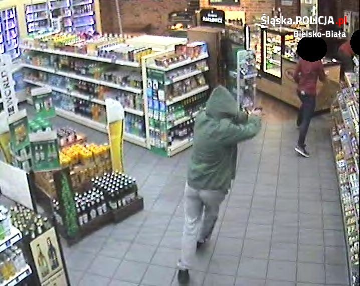 Nocny napad na stację paliw. Zamaskowany bandyta miał broń? ZDJĘCIA
