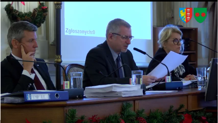 Rekordowe inwestycje i kredyt. Budżet na 2019 rok przyjęty