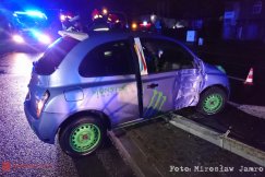 Samochodem skosił latarnię. Wysoki mandat dla kierowcy - foto