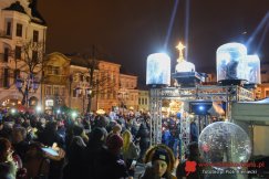 Tak grała WOŚP w Bielsku-Białej. Pokaz świateł na Rynku - ZDJĘCIA