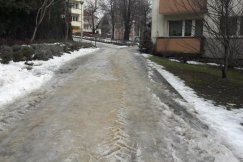 SOR pęka w szwach. Lodowiska na chodnikach zbierają żniwo