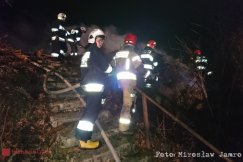 Pożar siana i zarośli. "Samo się nie zapaliło" - foto