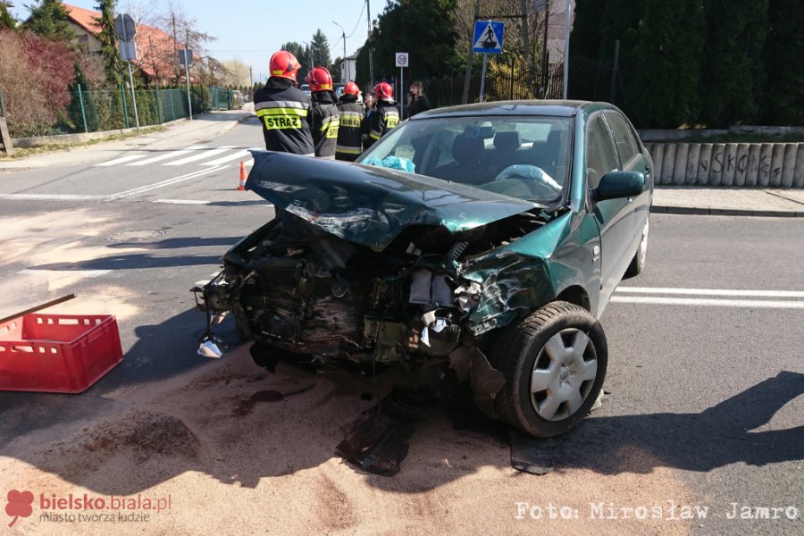Mocny dzwon na Kolistej. Poszkodowany strażak OSP - foto