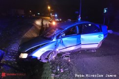 Rozbił auto o betonowy przepust. Kierowca odmówił hospitalizacji - foto