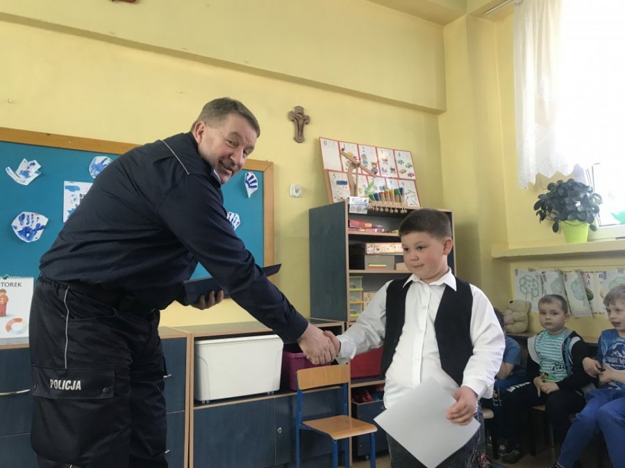 Nagroda dla sześciolatka, który uratował życie młodszemu koledze - foto