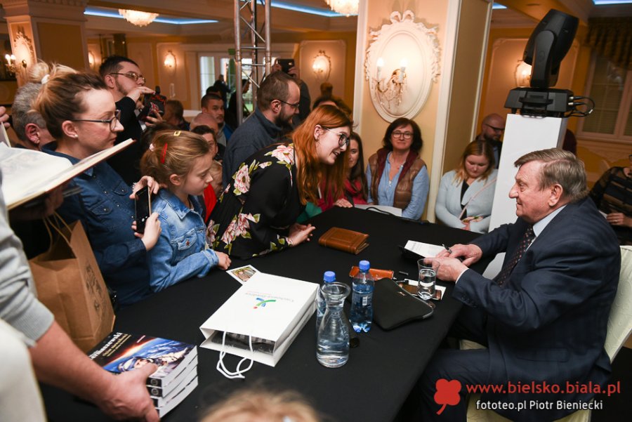 Spotkanie z jedynym polskim kosmonautą. Sala pękała w szwach - foto