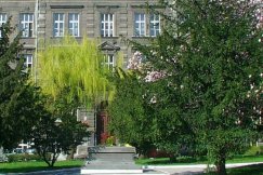 W „Dwójce” trwają planowe zajęcia dydaktyczne. Dlaczego nie ma strajku?