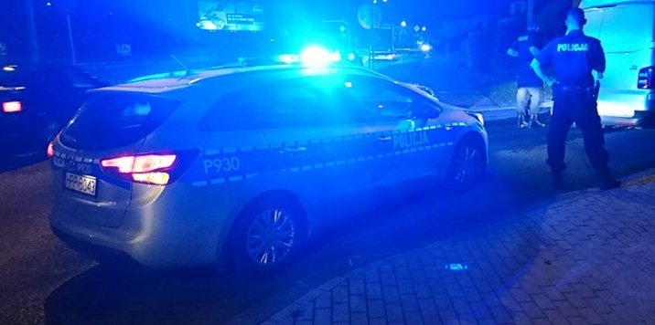 Nocna obława na włamywaczy. Podczas ucieczki zajeżdżali drogę radiowozom