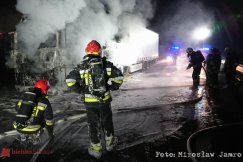 Pożar ciężarówki na DK1. Spłonął ciągnik siodłowy i część naczepy - film