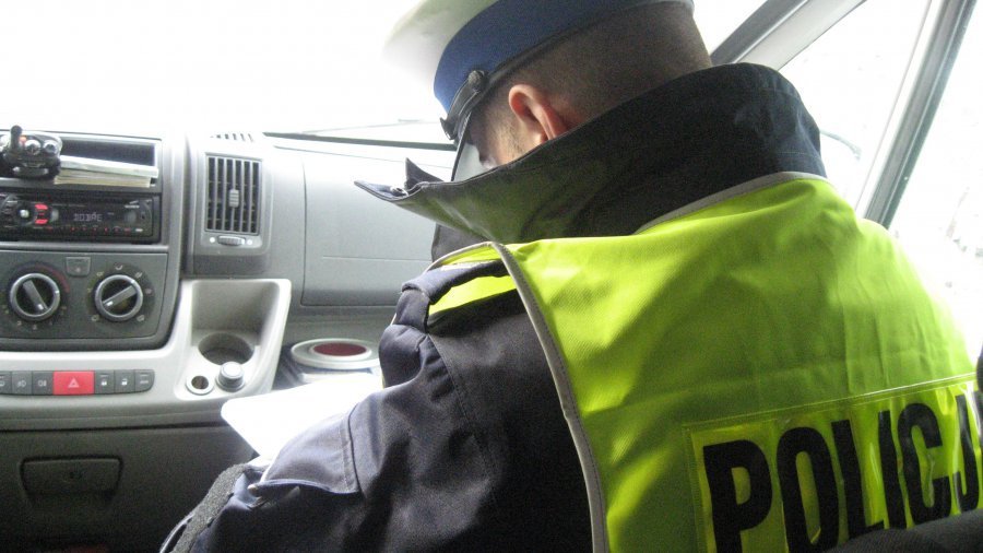 Miał pretensje, że musi stać w korku. Zrobił awanturę policjantom