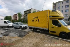 Pościg za skradzionym dostawczakiem pełnym towaru. Sprawca wyrzucił GPS - foto