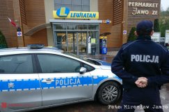 Druga nocna próba włamania do bankomatu. Sprawcy uszkodzili kamery - foto