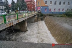 Biała urosła o 40 cm w dwie godziny. Służby szykują worki z piaskiem