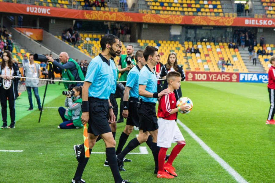 Światowy futbol na bielskim stadionie. Dziś komplet widzów czeka na hit! ZDJĘCIA