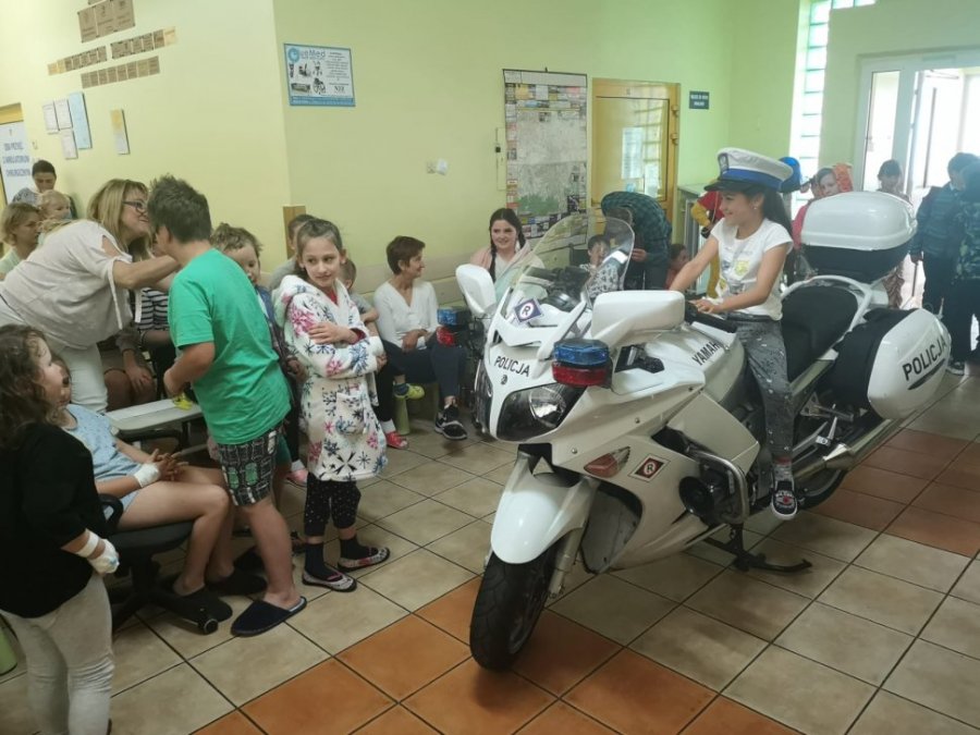 Drogówka w Szpitalu Pediatrycznym. Dzieci były zachwycone! - foto