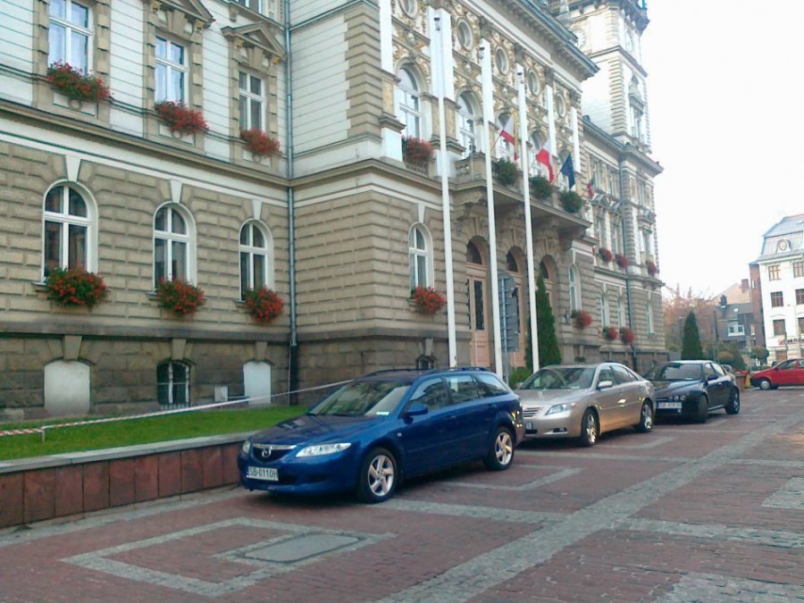Urząd Miejski musi kupić nowy samochód. Nie wiadomo, co wybiorą urzędnicy