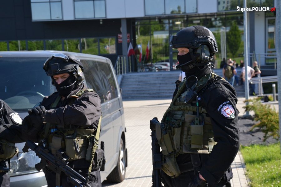 Zorganizowana grupa przestępcza w Bielsku-Białej? Przeszukania wielu obiektów - foto