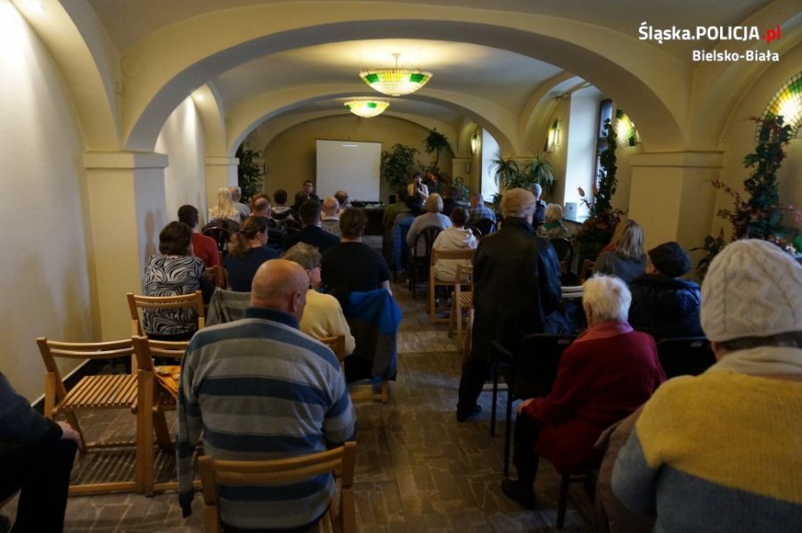 Cudowne urządzenie za 5,5 tys. zł. Policja ostrzega przed oszustami