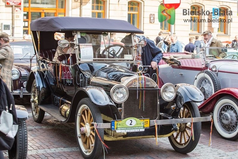 Prestiżowy konkurs elegancji na placu Ratuszowym - foto