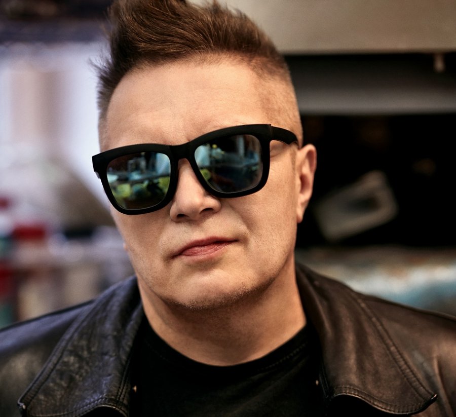 Największe przeboje T.Love przed Galerią Sfera. Muniek Staszczyk akustycznie!