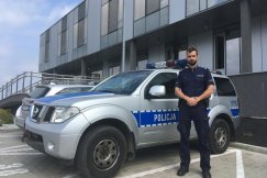 Dzielnicowy pomógł staruszkowi, który zasłabł na ulicy - foto