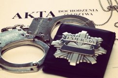 Zaatakowali ekspedientkę. Odpowiedzą za kradzież rozbójniczą