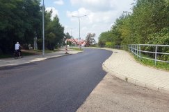 Świeży asfalt na Karbowej. Przygotowania do wielkiego wyścigu - foto