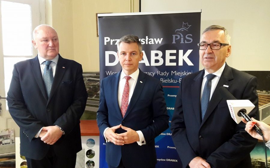 PiS przedstawia listę do Sejmu. Wysokie miejsce dla Pudy i Drabka, nie ma Pięty