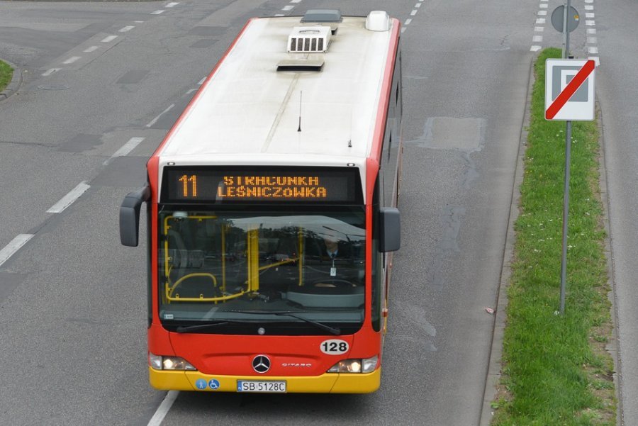 Darmowa komunikacja na basen w Cygańskim Lesie? "Autobusy wożą powietrze"