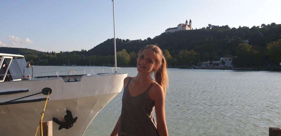 Pracowite wakacje pięknej nastolatki. Miss z tytułem w kickboxingu - foto