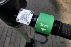 Nowy sposób na korki w mieście. Hulajnogą elektryczną po chodniku