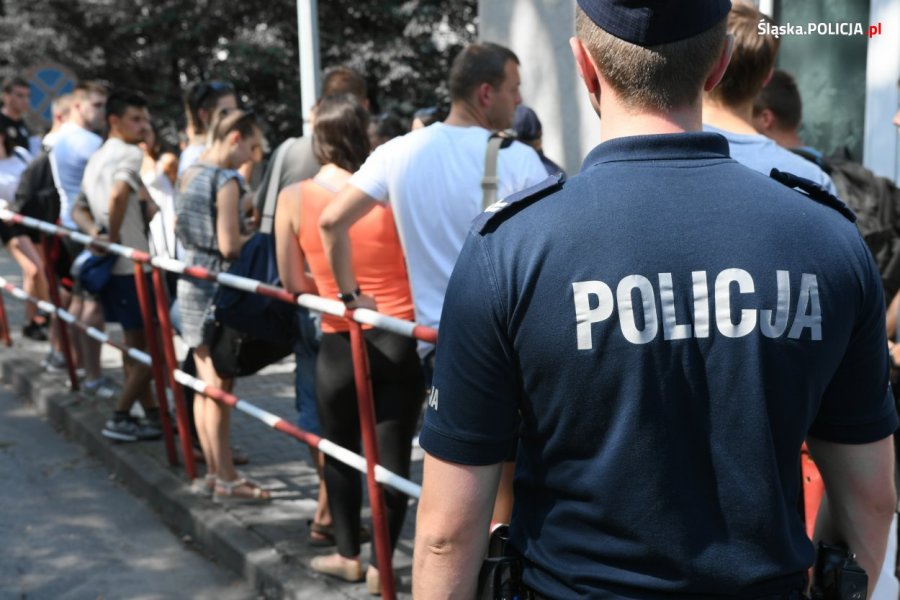 Sześcioro nowych policjantów w Bielsku-Białej. Przeszli niełatwą procedurę - foto
