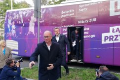 Czarzasty i Zandberg w Bielsku-Białej. Lewicobus z liderami  - foto