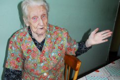 Dobrych ludzi nie brakuje. Babcia Ewa jest zakłopotana