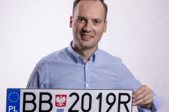 Godło na tablicy rejestracyjnej? Bielski radny pisze do ministerstwa