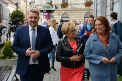 Małgorzata Kidawa-Błońska z przedsiębiorcami. Briefing w centrum miasta - foto