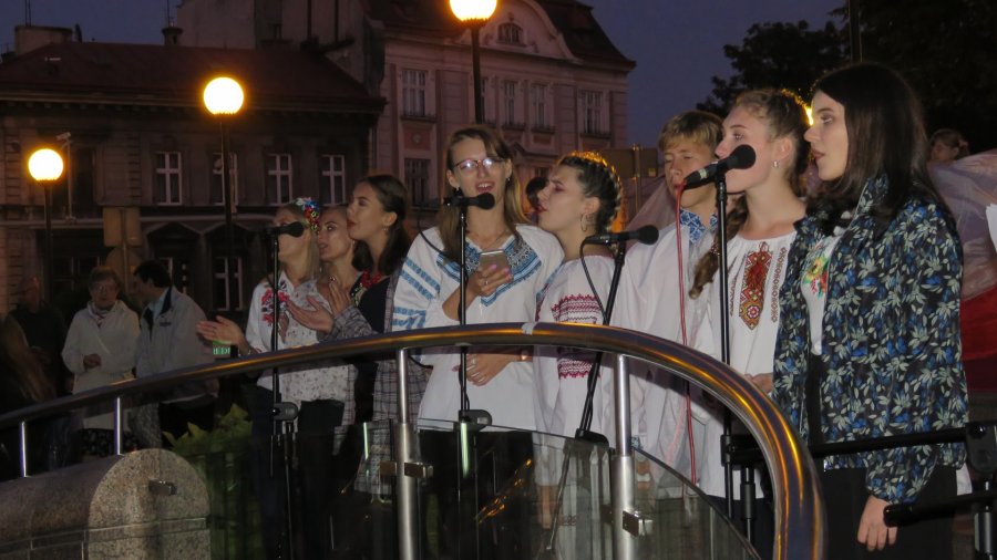 Piosenka ponad podziałami. Chwila wytchnienia na placu Chrobrego ZDJĘCIA