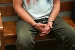 Pseudokibic wjechał wprost na radiowóz. Wiózł narkotyki z Czech - foto