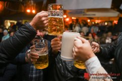 Sukces Oktoberfestu na bielskim Rynku. Zabawa w stylu bawarskim ZDJĘCIA