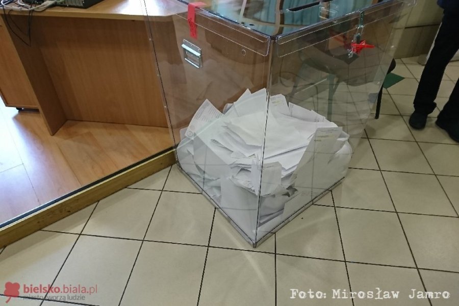 Rozpoczęły się wybory parlamentarne. Jak głosować?